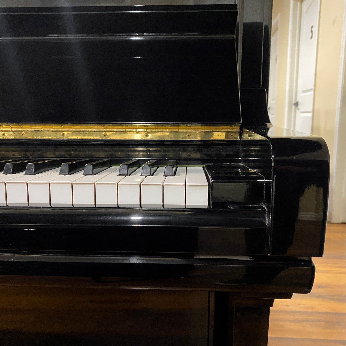 SOLD 1975 Yamaha U3 52" Polished Black Upright Piano