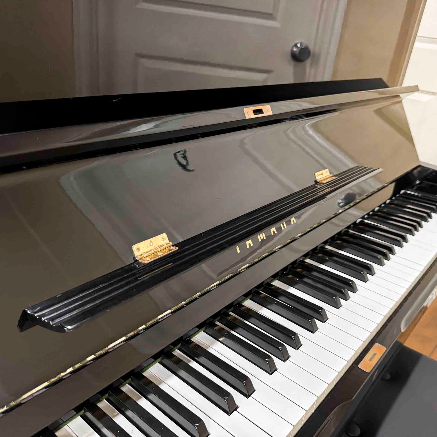 1978 Yamaha U1 48" Polished Black Upright Piano