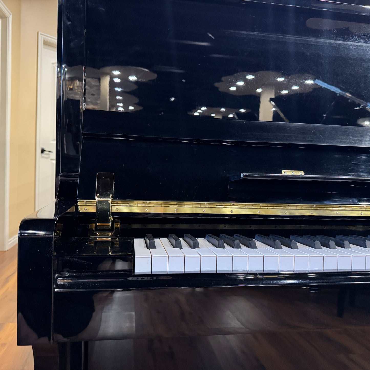 2016 Hailun 121 48" Polished Black Upright Piano