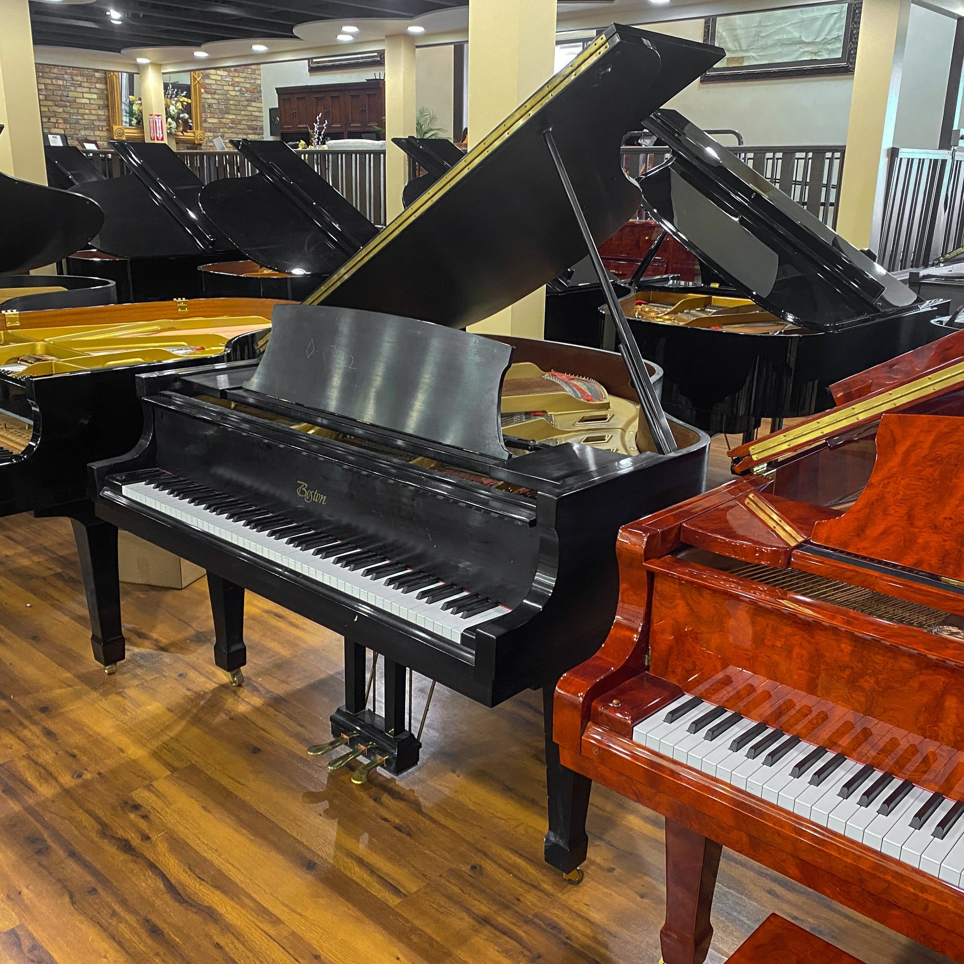 Image 2 of 2005 Boston 156 Grand