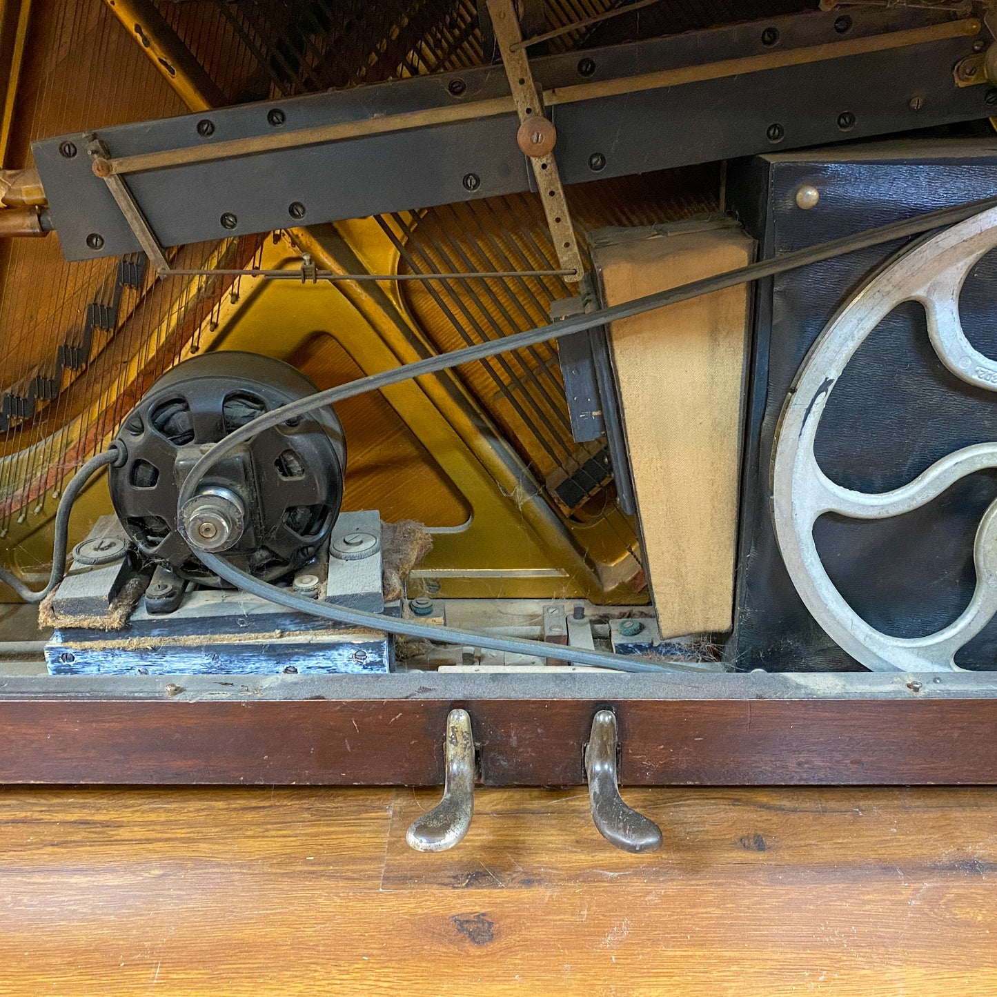 Image 15 of 1922 Gulbransen Upright
