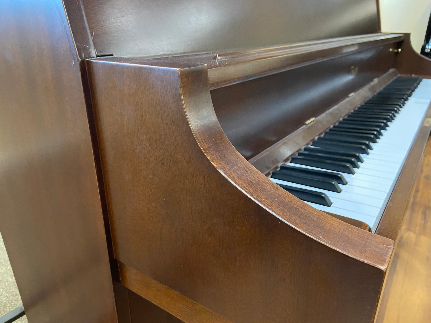 Image 4 of 2003 Boston 118S/45" Walnut Finish