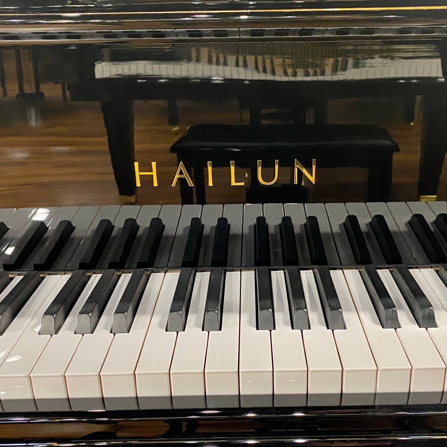 Image 5 of Hailun Grand 161 / Polished Black / 5'4" with QRS Self Playing System