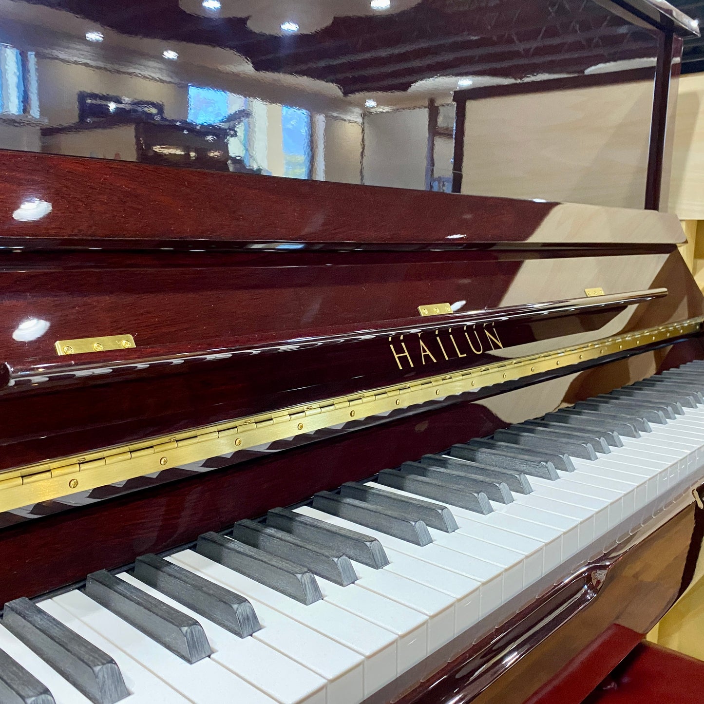 Image 4 of Hailun HU5P/50" Mahogany Polish