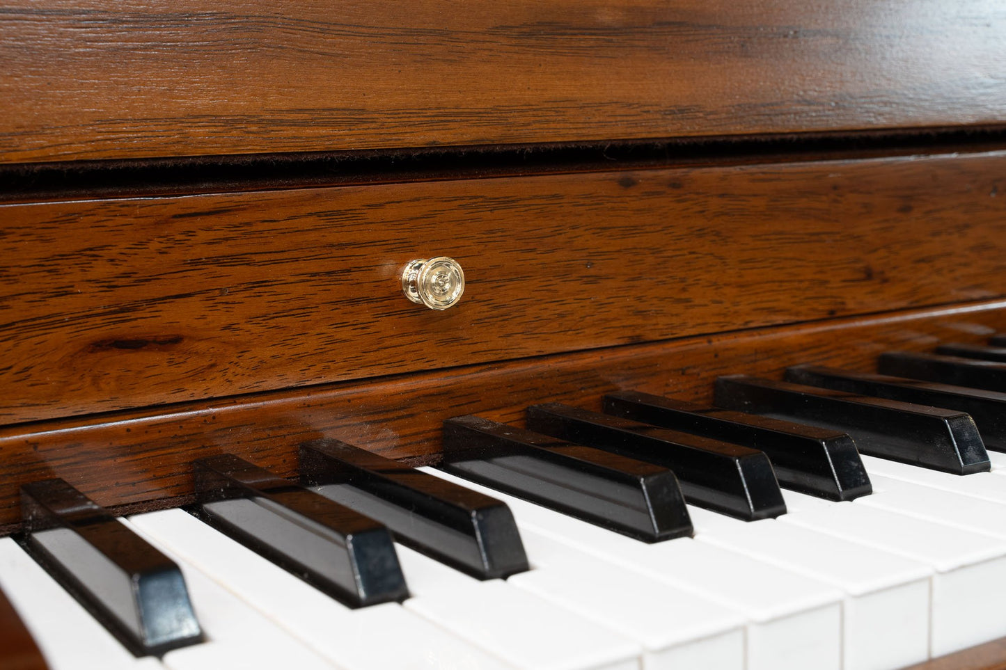 Image 8 of 1987 Baldwin Console Pecan / UR Pecan Model 4023 / Walnut