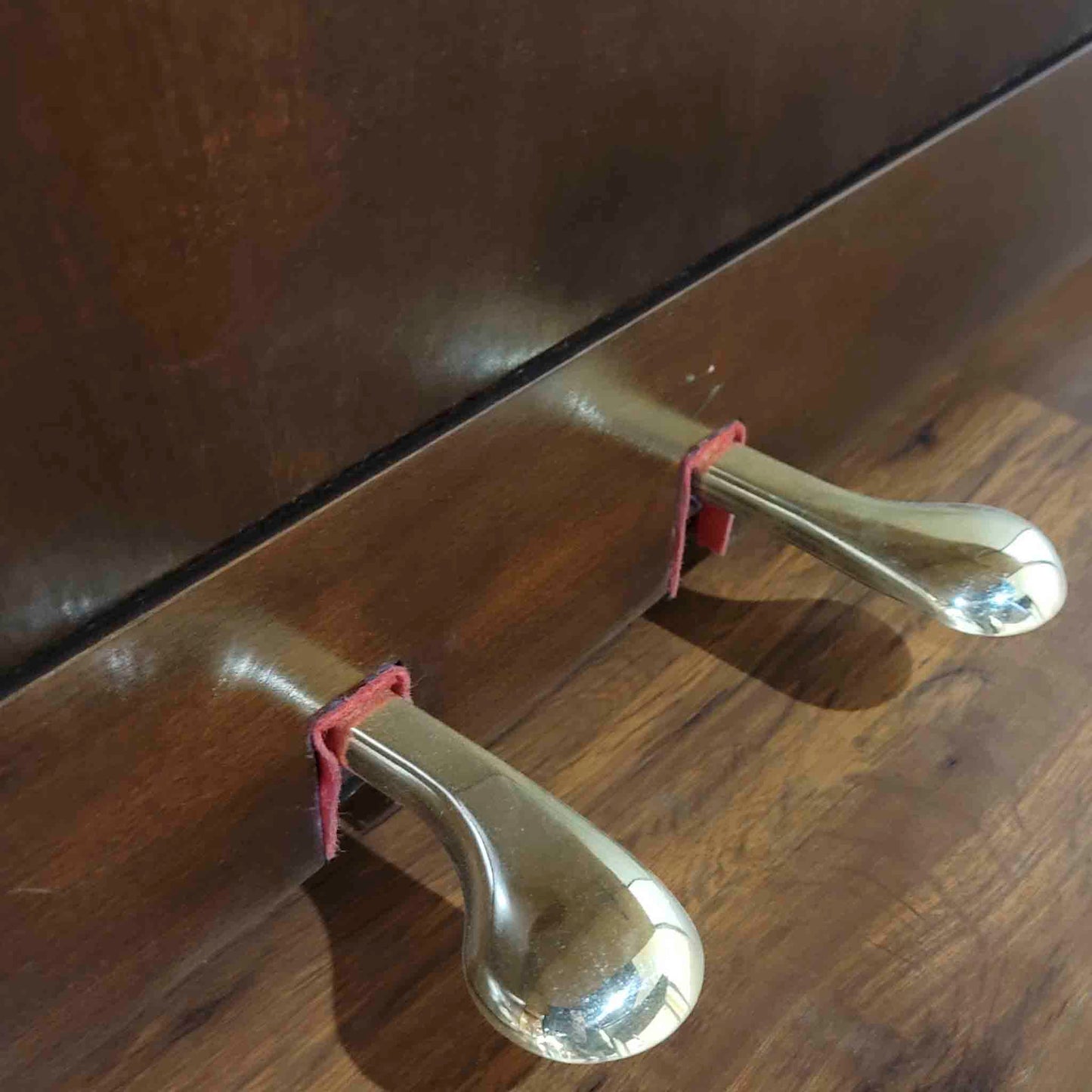 1982 Wurlitzer P-137 37" Walnut Wood Finish Spinet Piano