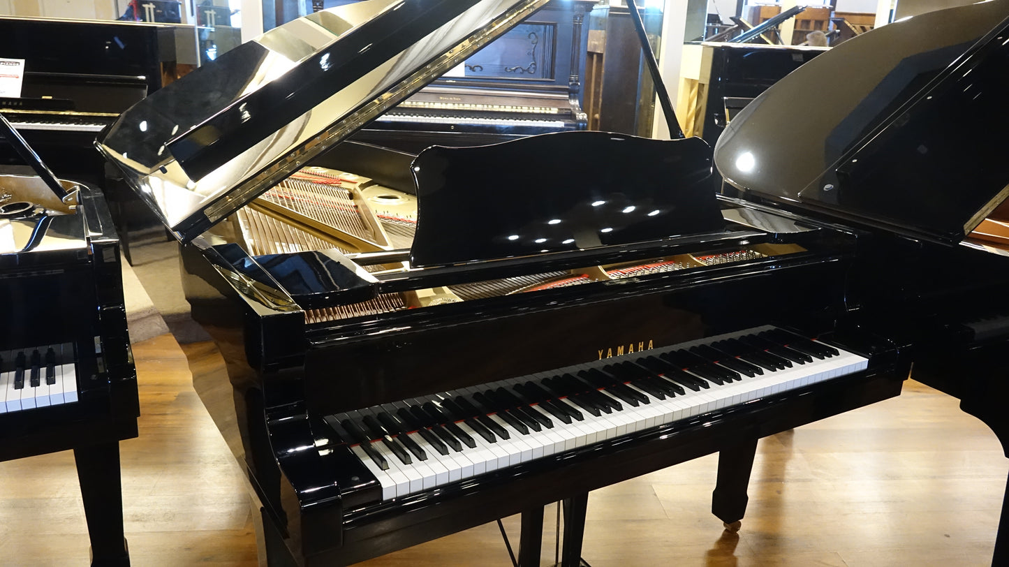 1979 Yamaha C7 7'6" Polished Black Grand Piano