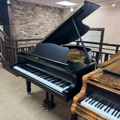 1980 Young Chang G-185 6'1" Satin Black Grand Piano