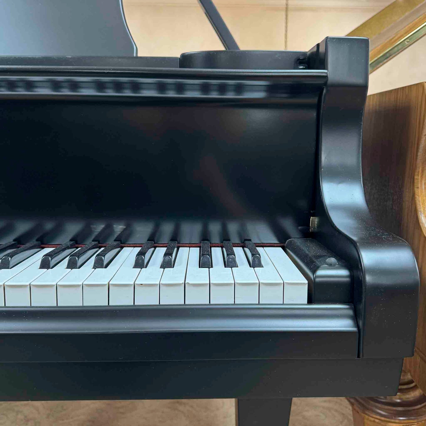 1980 Young Chang G-185 6'1" Satin Black Grand Piano