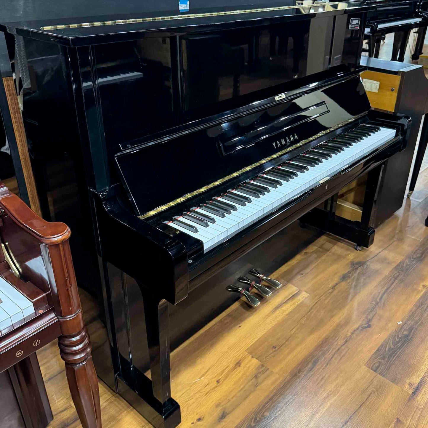 1988 Yamaha UX1 48" Polished Black Upright Piano