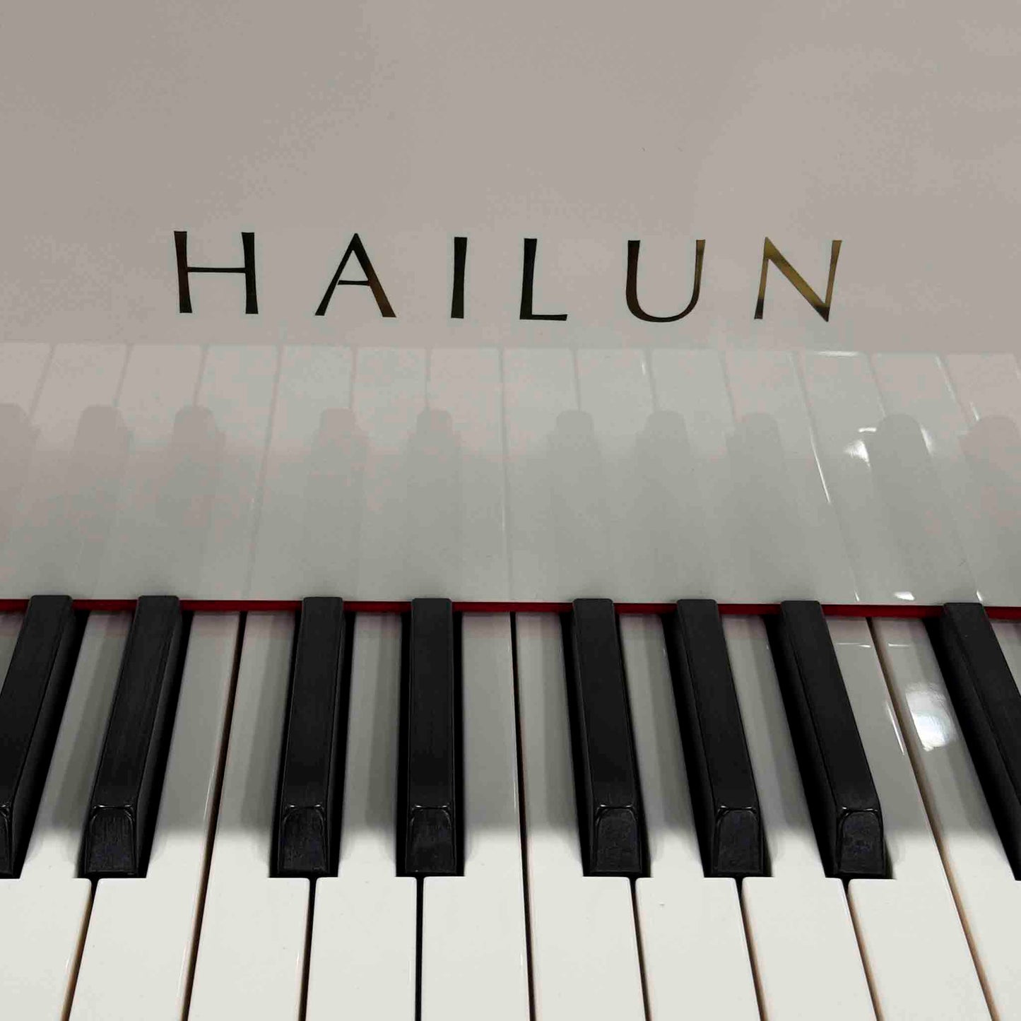 Hailun 178 5'10" Polished White Grand Piano with Self-Playing QRS System