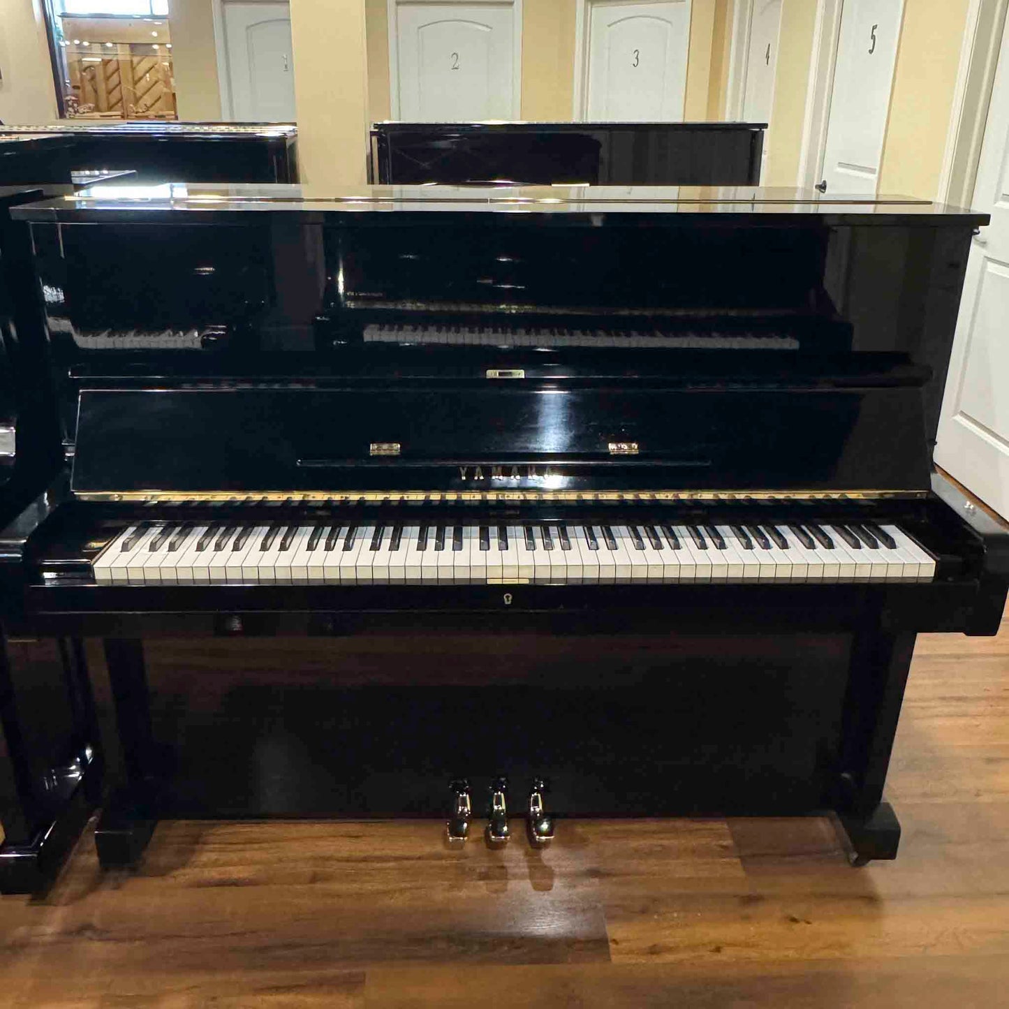 1974 Yamaha U1 48" Polished Black Upright Piano