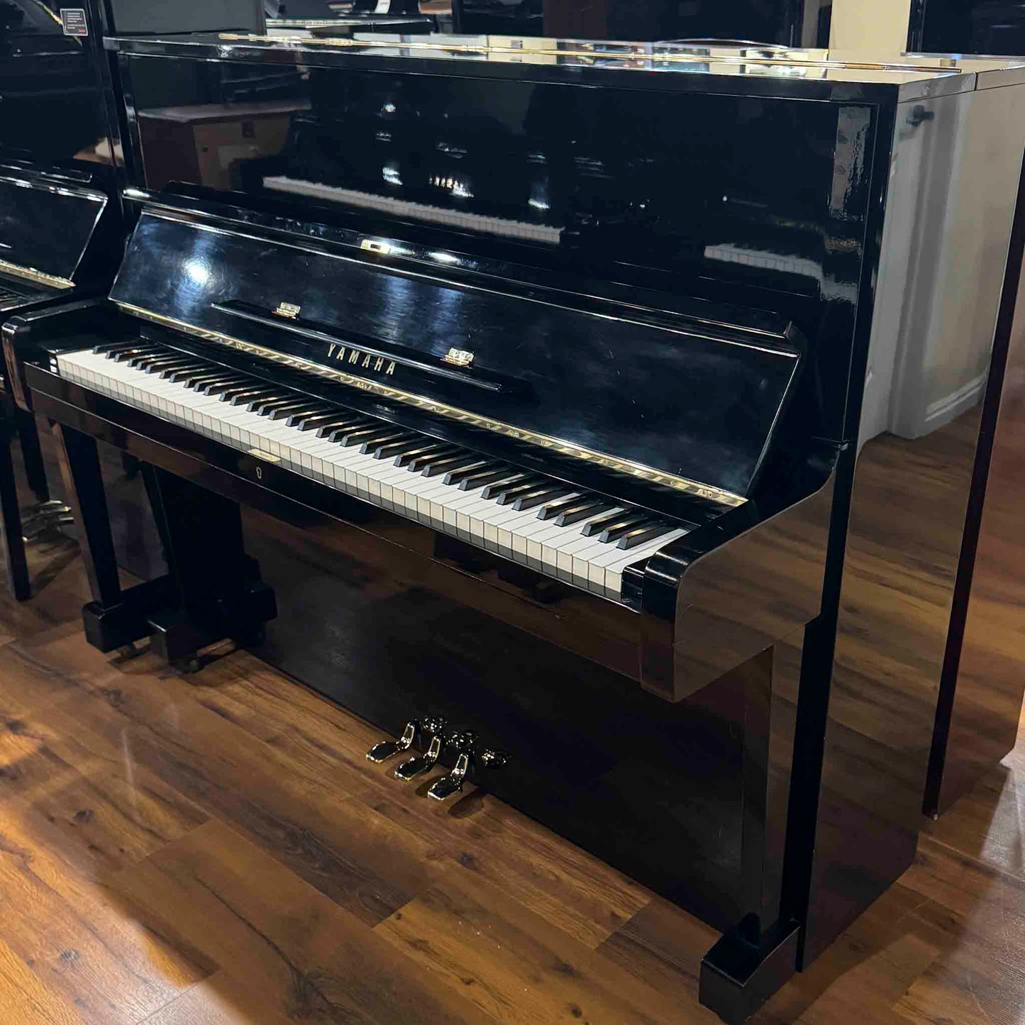 1974 Yamaha U1 48" Polished Black Upright Piano