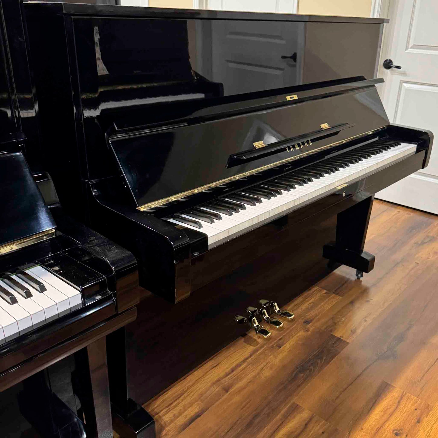 1974 Yamaha U1 48" Polished Black Upright Piano
