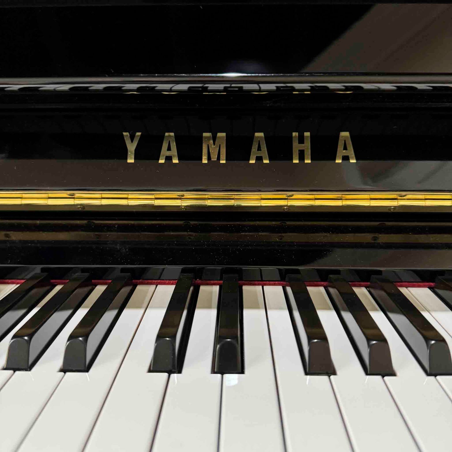 2001 Yamaha YU1 48" Polished Black Upright Piano