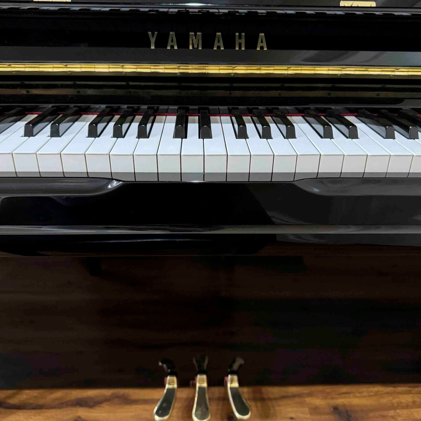 2001 Yamaha YU1 48" Polished Black Upright Piano