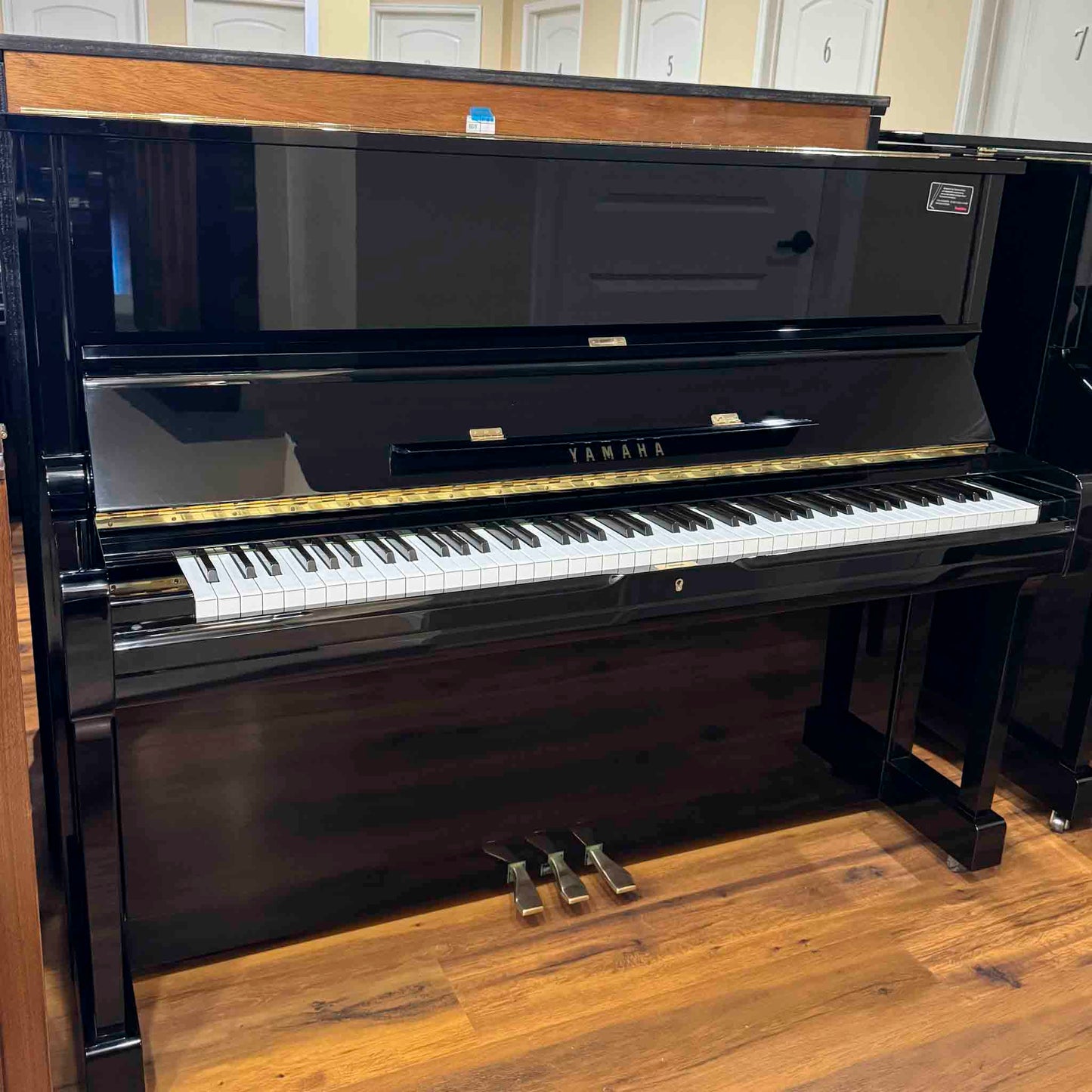 1987 Yamaha U1 48" Polished Black Upright Piano