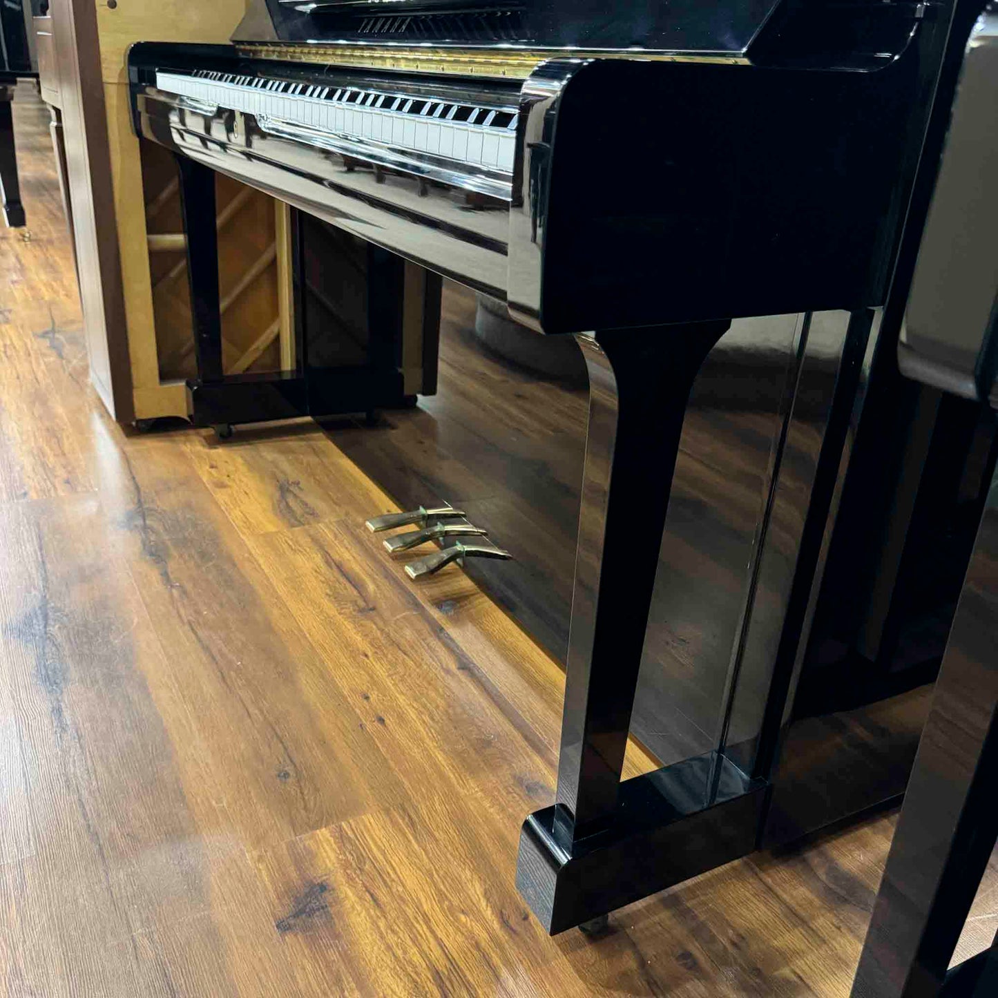 1987 Yamaha U1 48" Polished Black Upright Piano