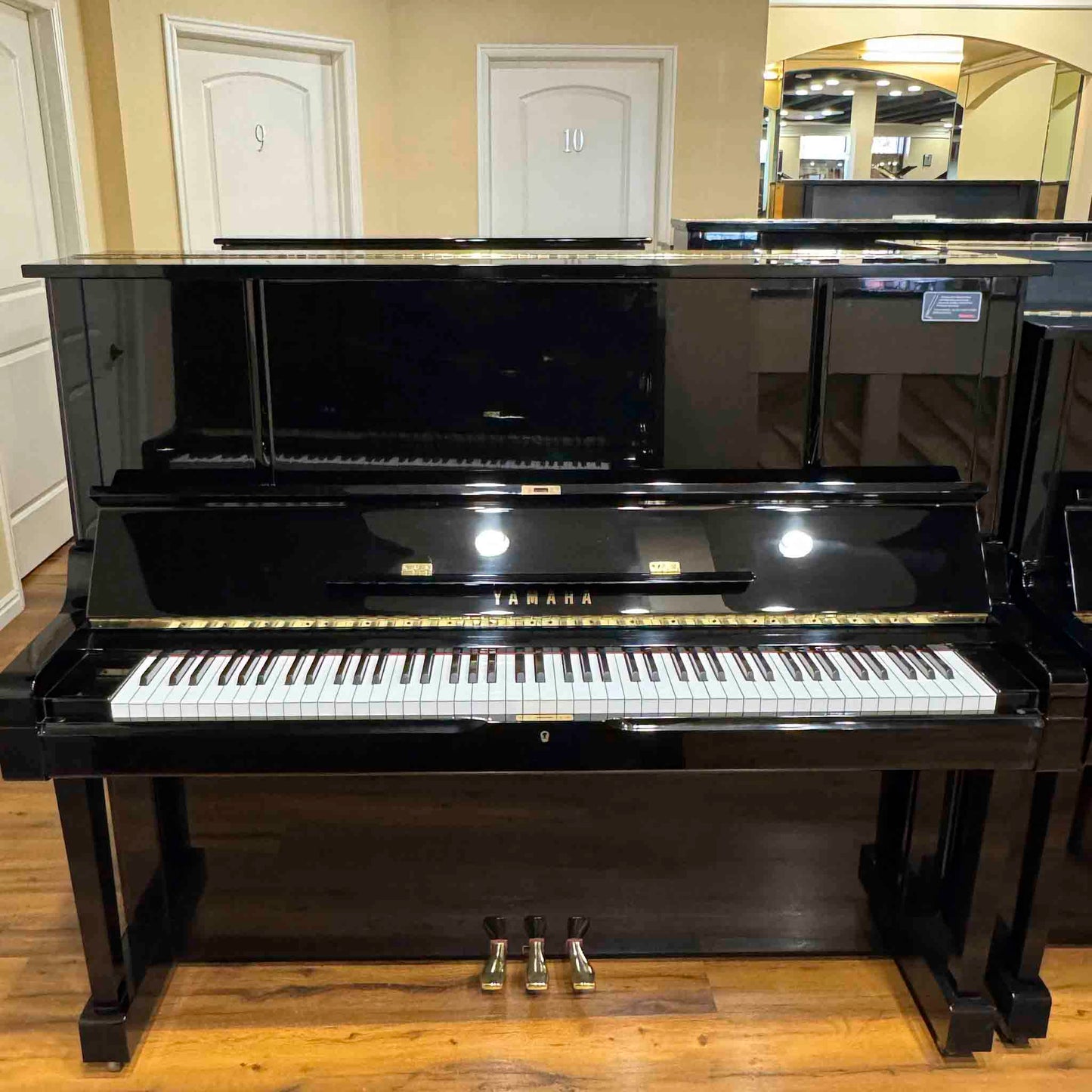 1982 Yamaha YUX 52" Polished Black Upright Piano