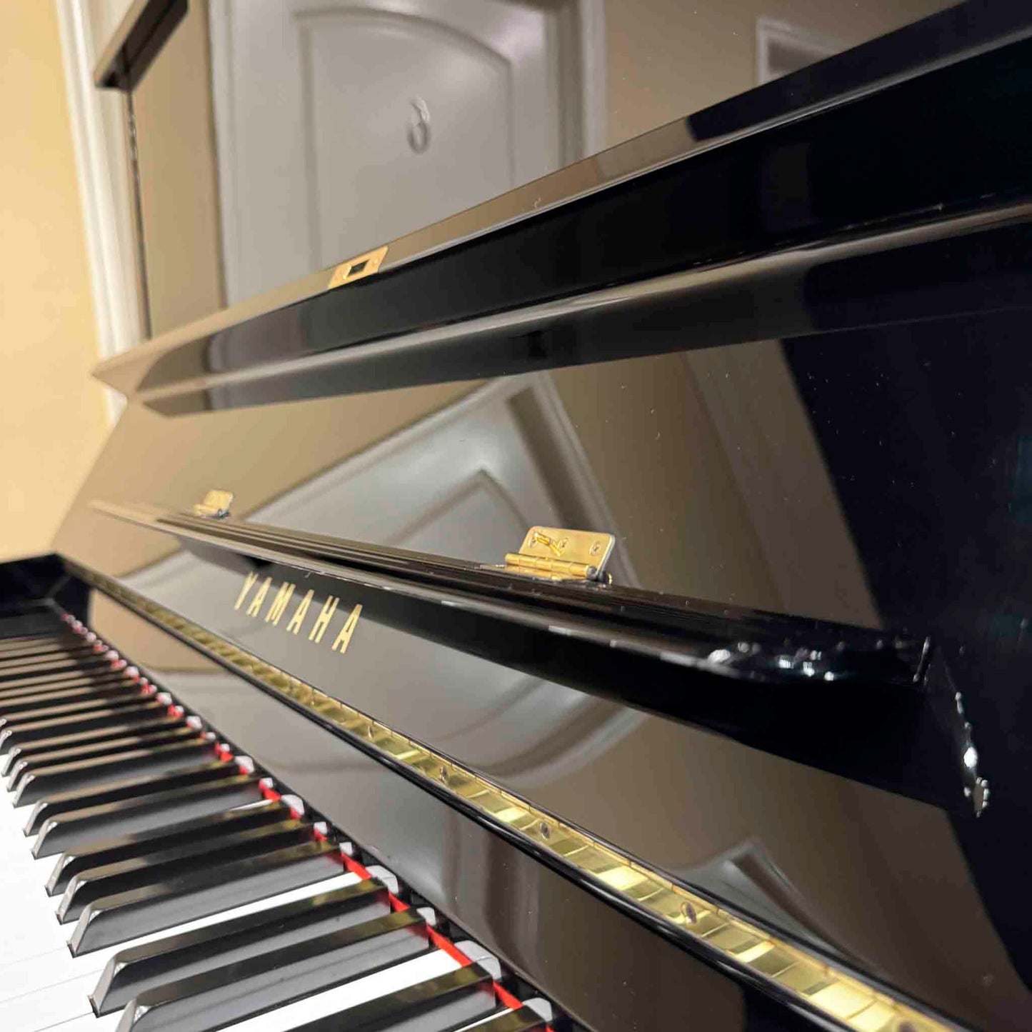 1982 Yamaha YUX 52" Polished Black Upright Piano