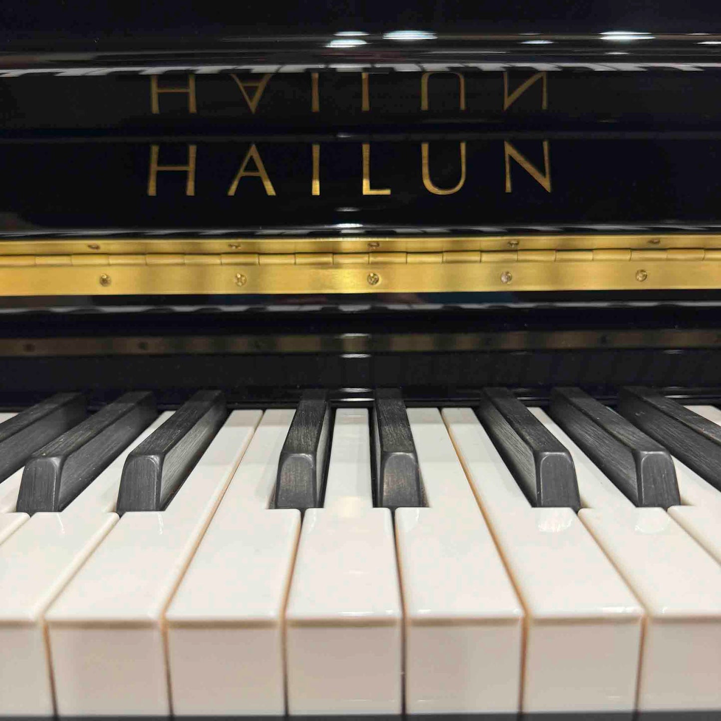 Hailun 121 48" Polished Black Upright Piano