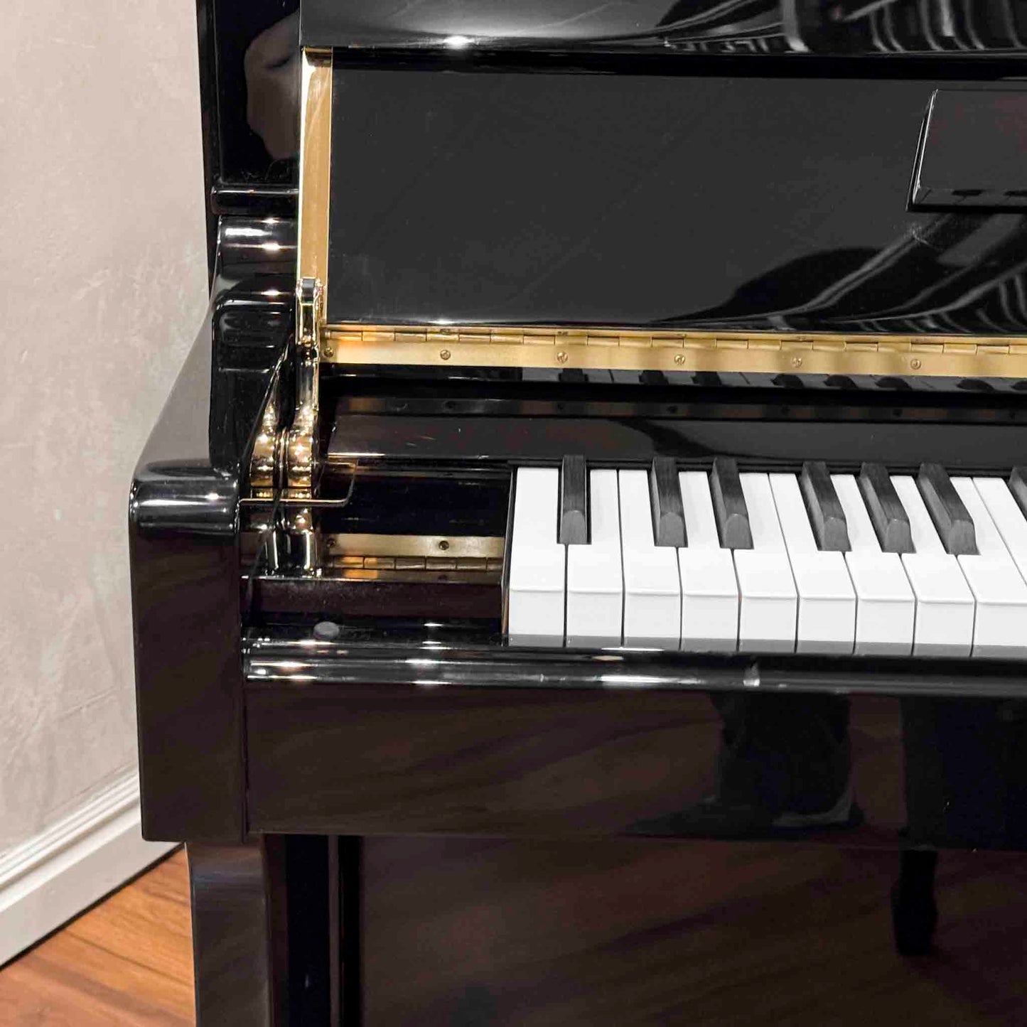 Hailun 121 48" Polished Black Upright Piano