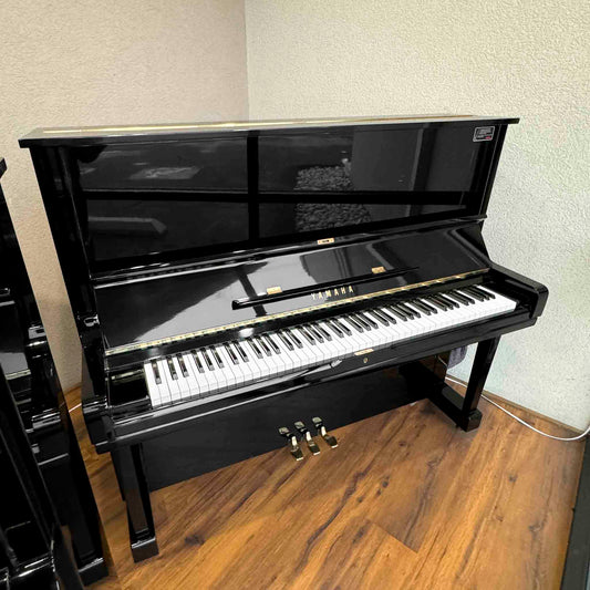 1973 Yamaha U3 52" Polished Black Upright Piano
