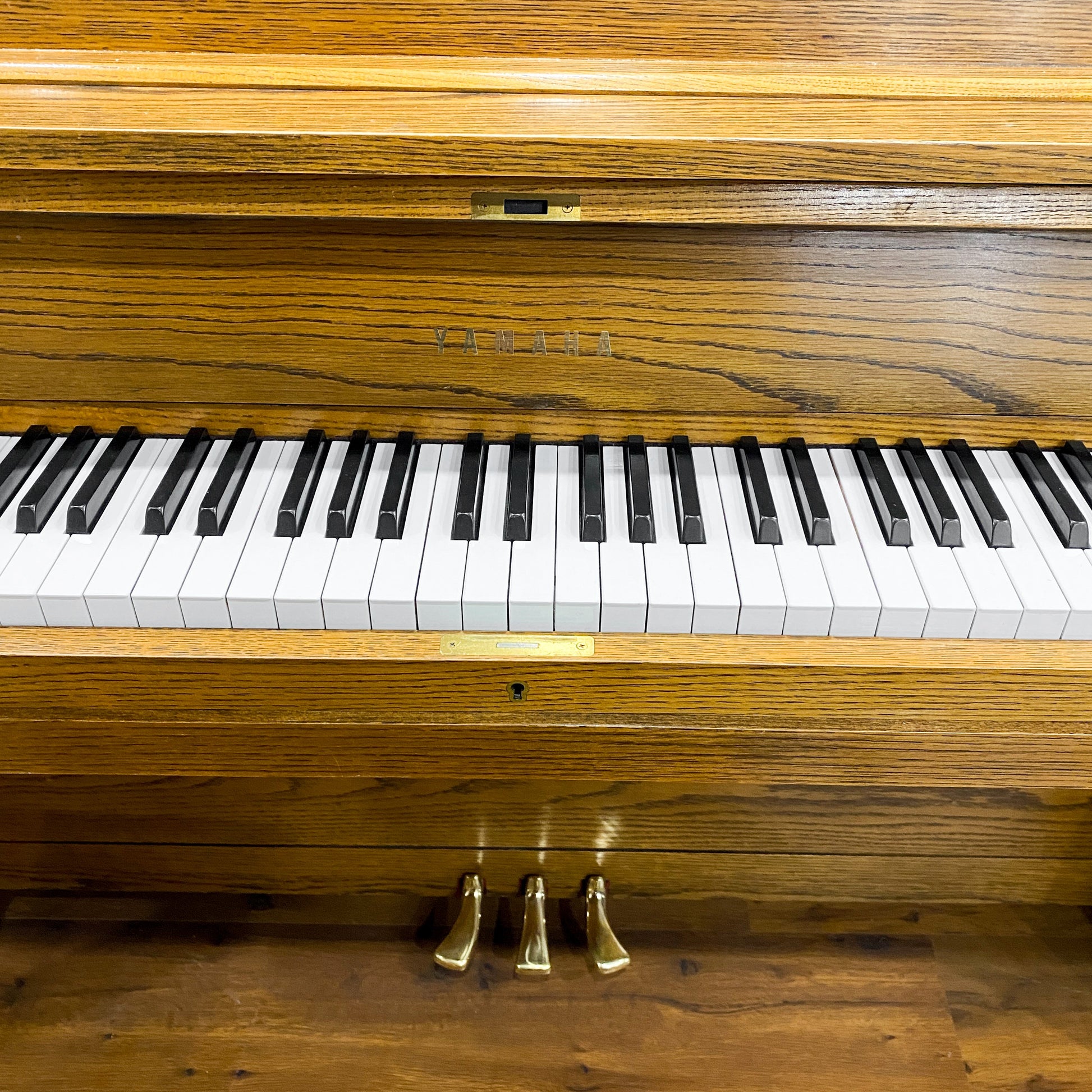 Image 4 of 1991 Upright Yamaha Oak P202