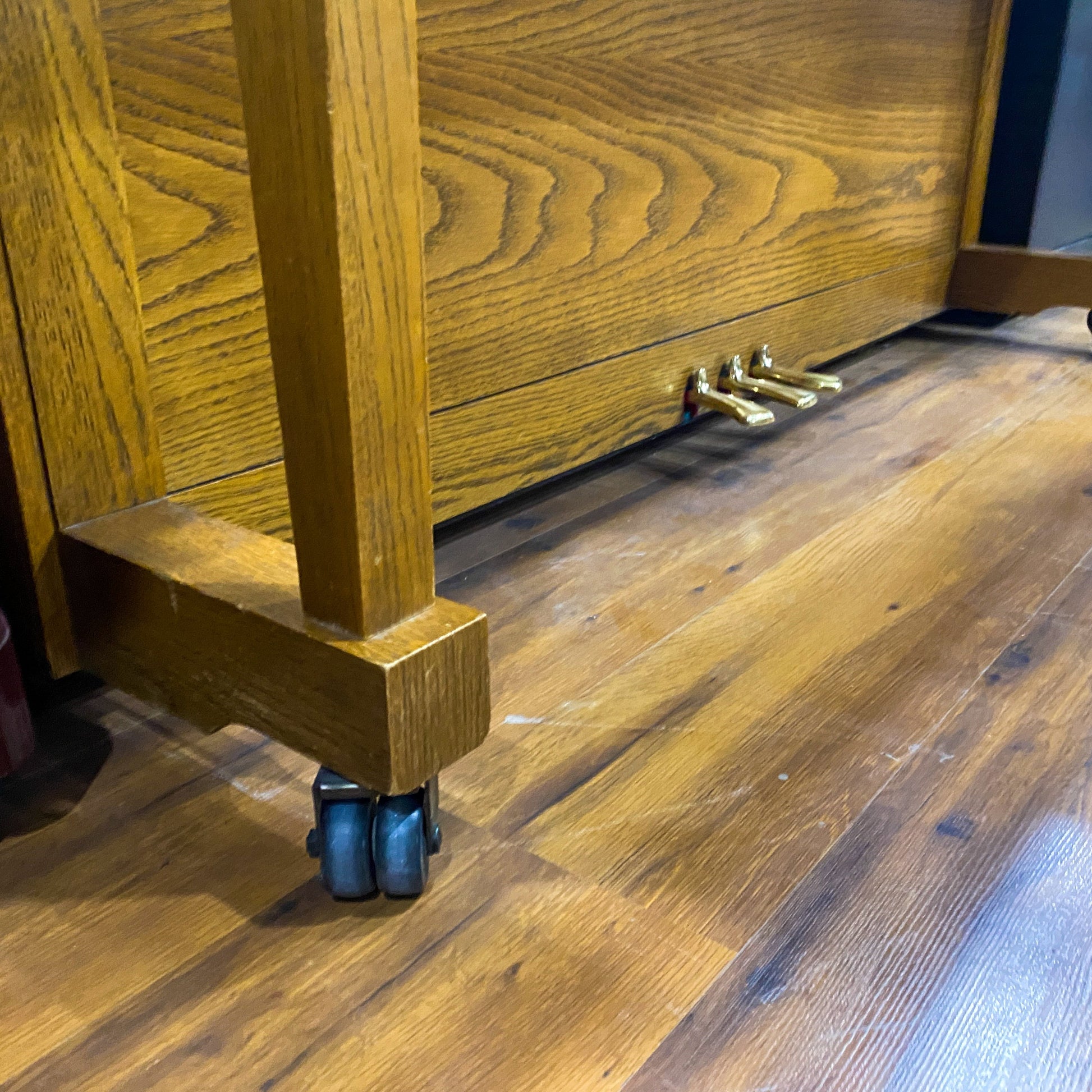 Image 7 of 1991 Upright Yamaha Oak P202