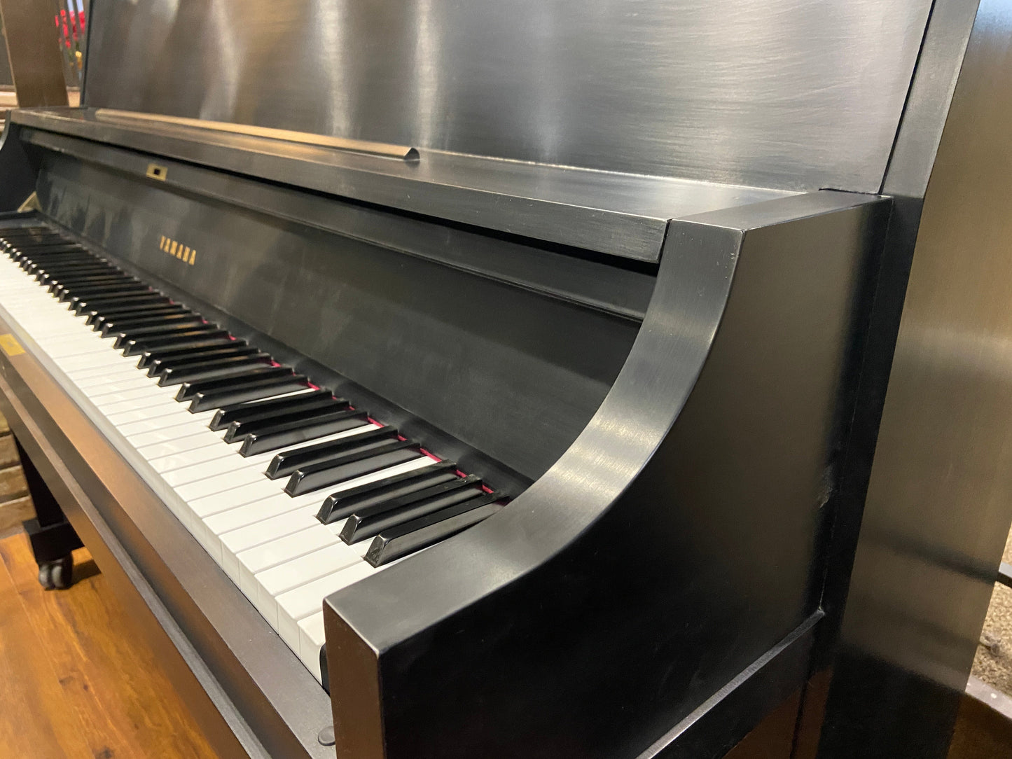 Image 3 of 2005 Yamaha Upright / Satin Ebony 46"