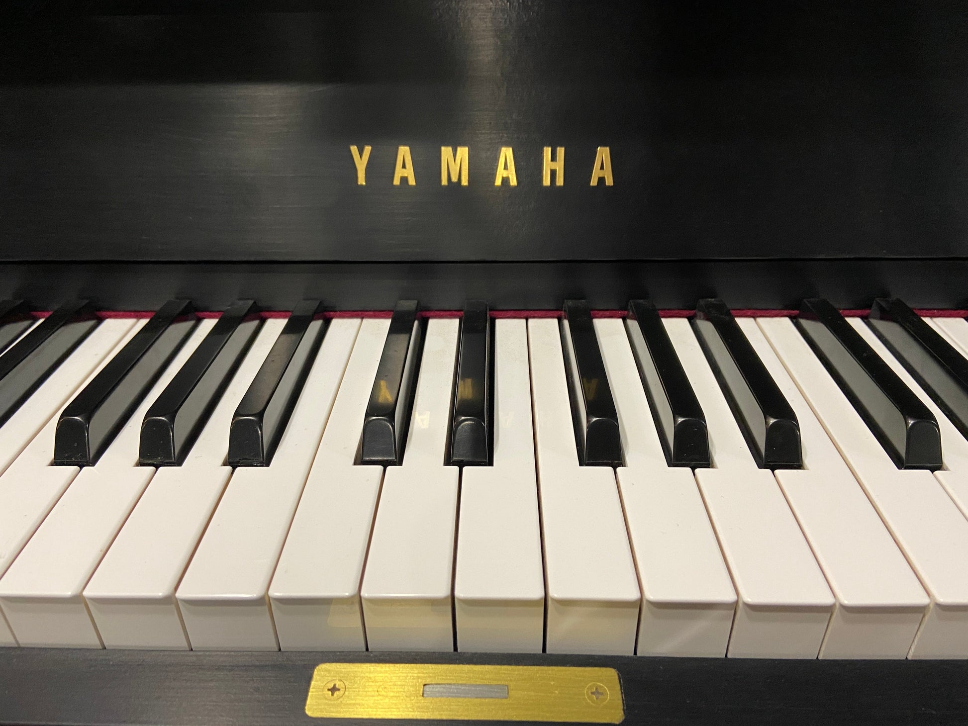 Image 4 of 2005 Yamaha Upright / Satin Ebony 46"