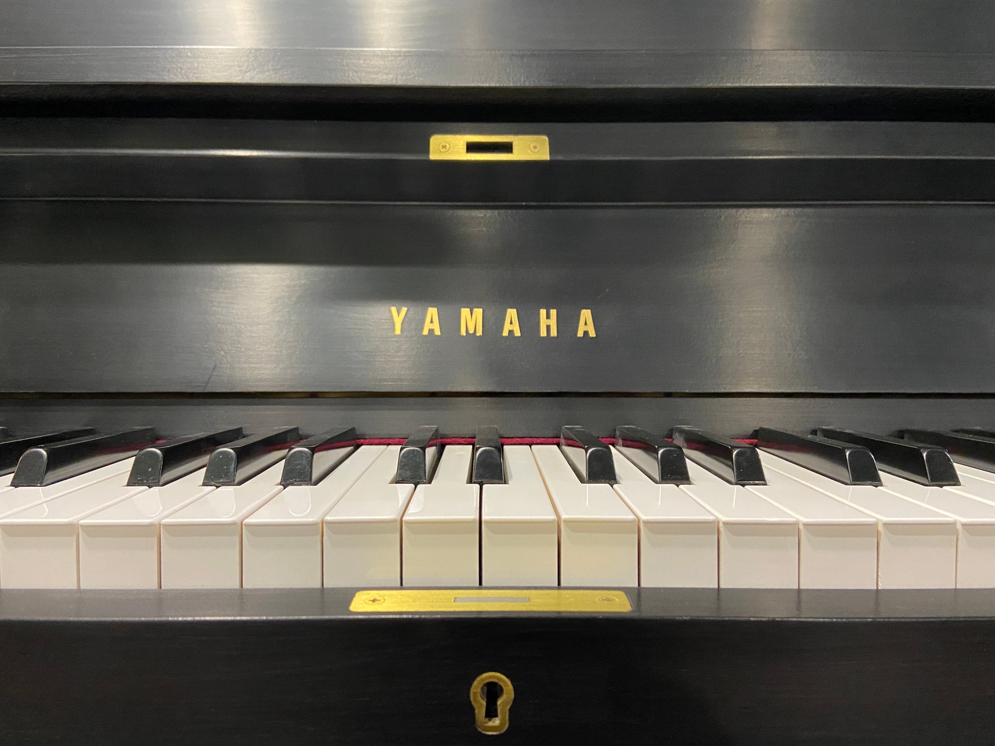 Image 5 of 2005 Yamaha Upright / Satin Ebony 46"