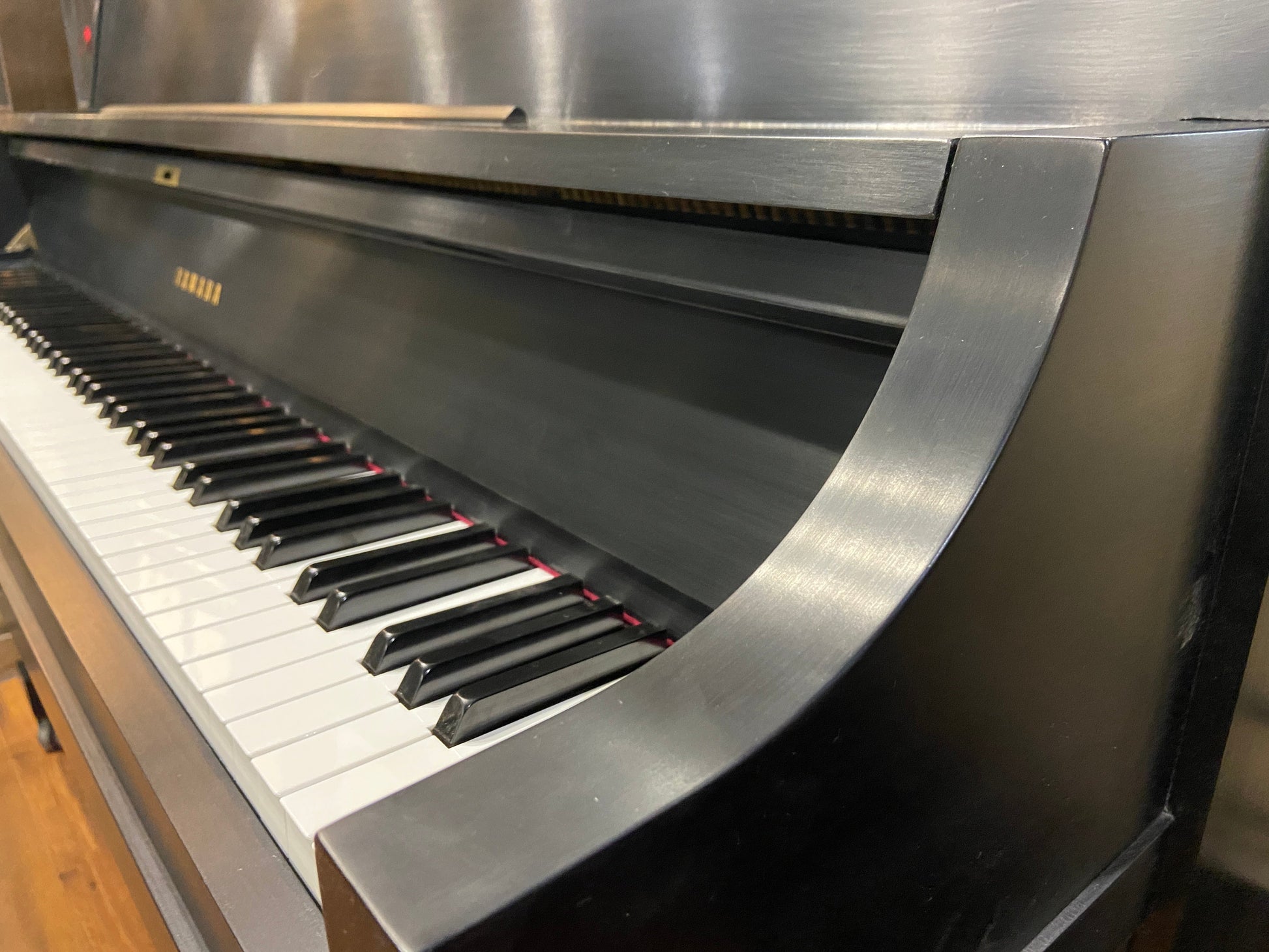 Image 7 of 2005 Yamaha Upright / Satin Ebony 46"