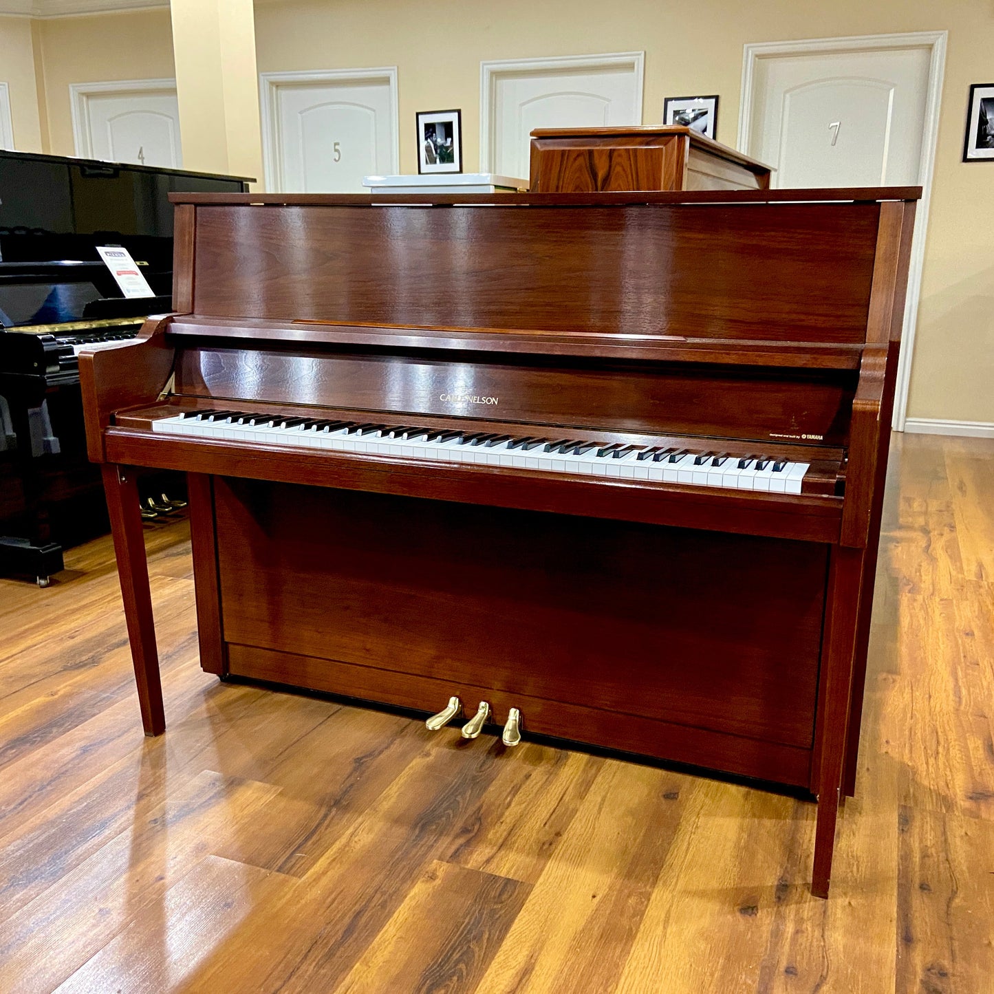 Image 3 of 2012 Cable Nelson / Walnut 46"