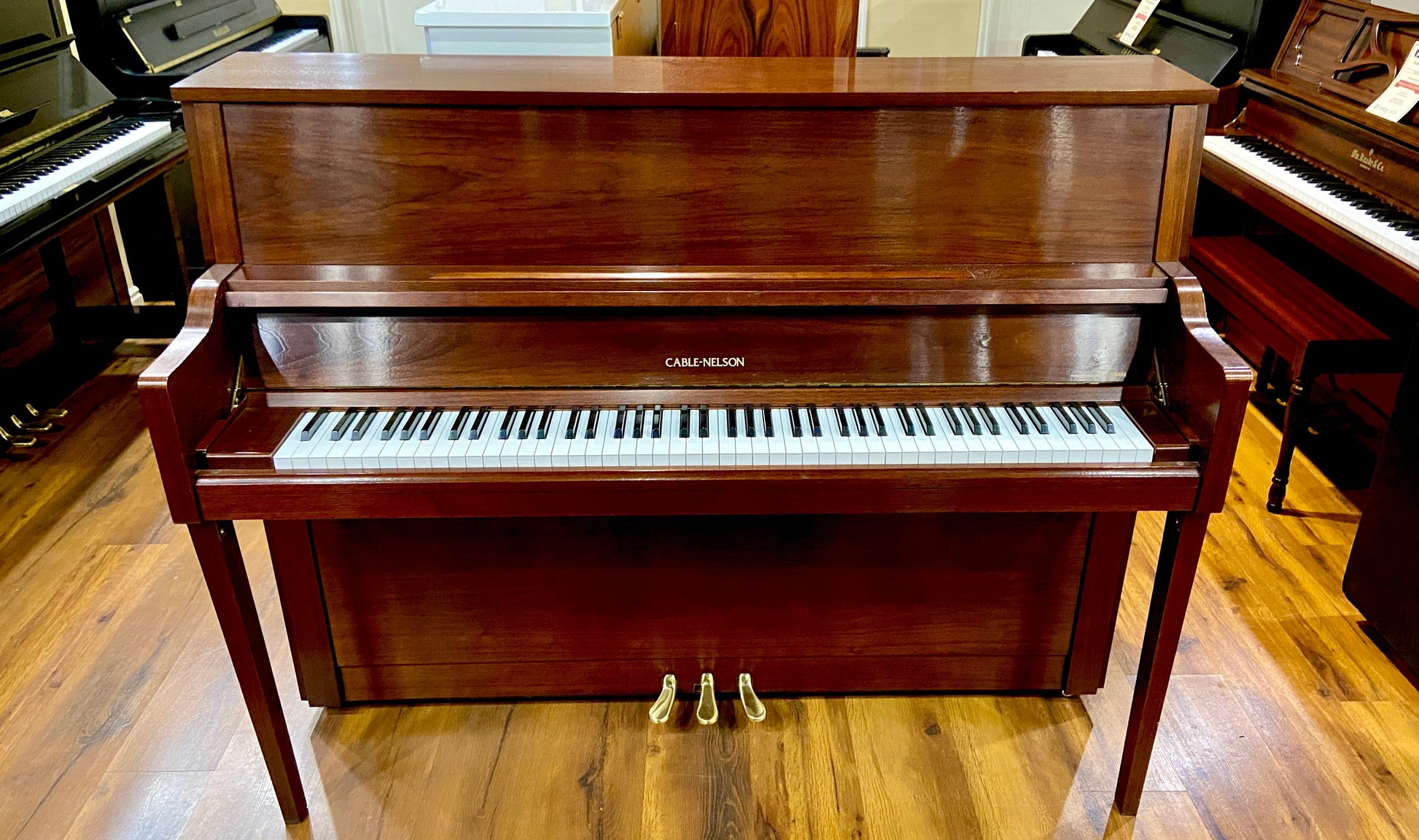 Image 5 of 2012 Cable Nelson / Walnut 46"