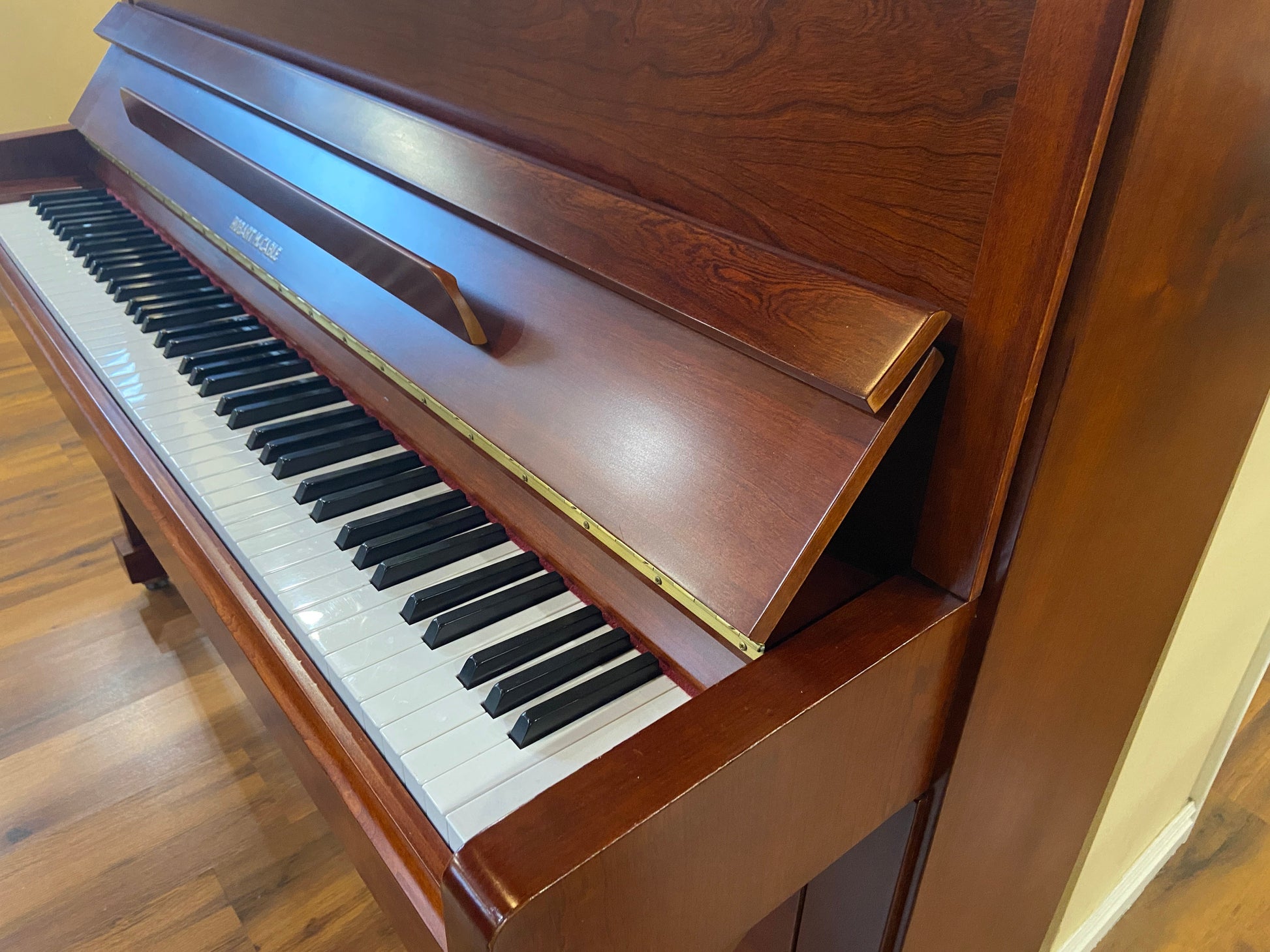 Image 9 of Circa 1990 Hobart M Cable Upright / Polished Mahogany 47" / (GL1439)