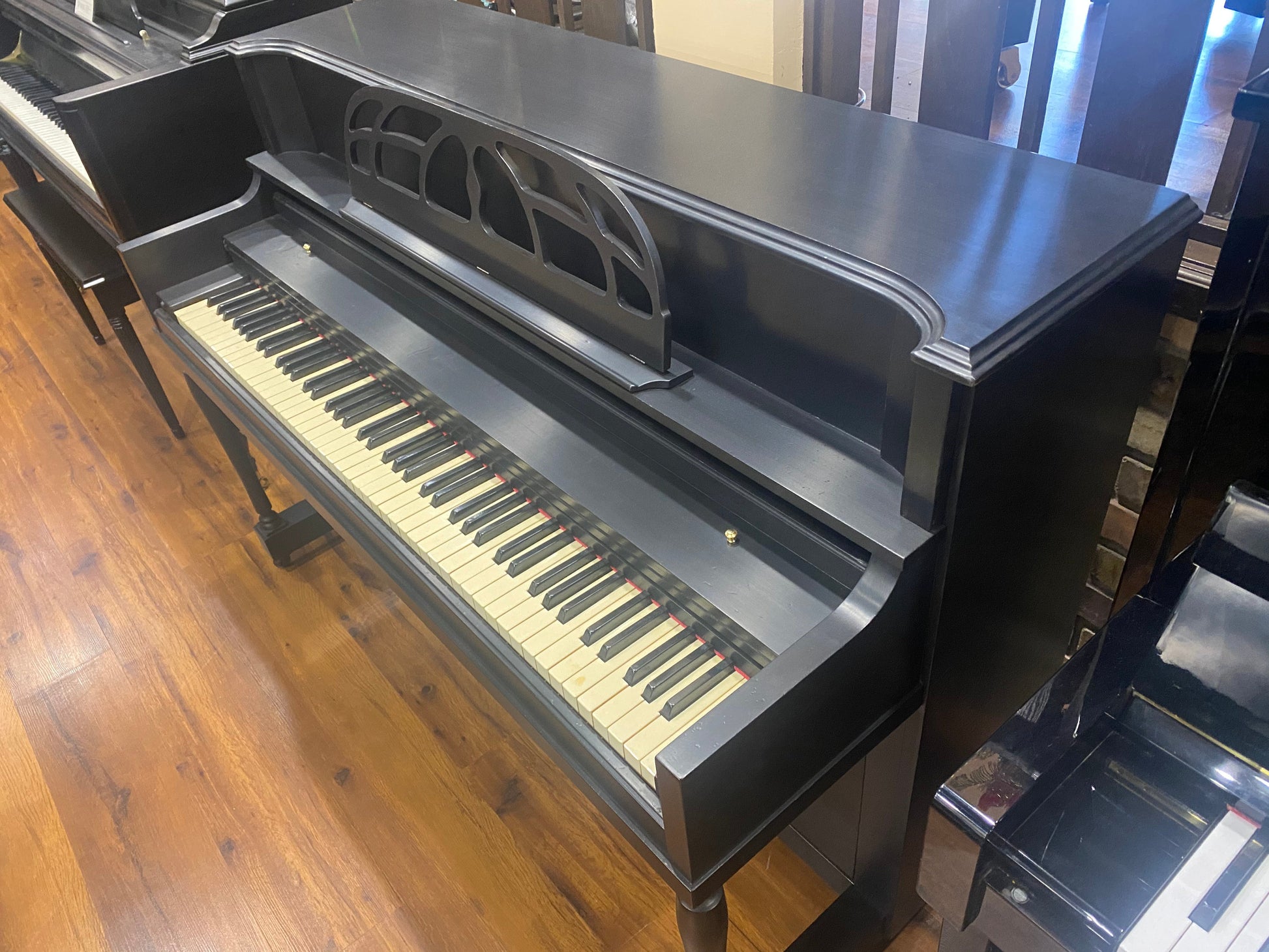 Image 3 of 1946 Starr / 40" Satin Ebony
