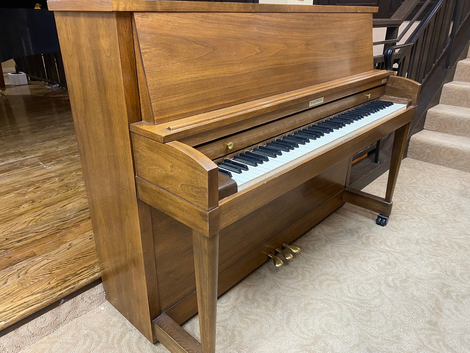 Image 12 of 1987 Baldwin Studio / 45"