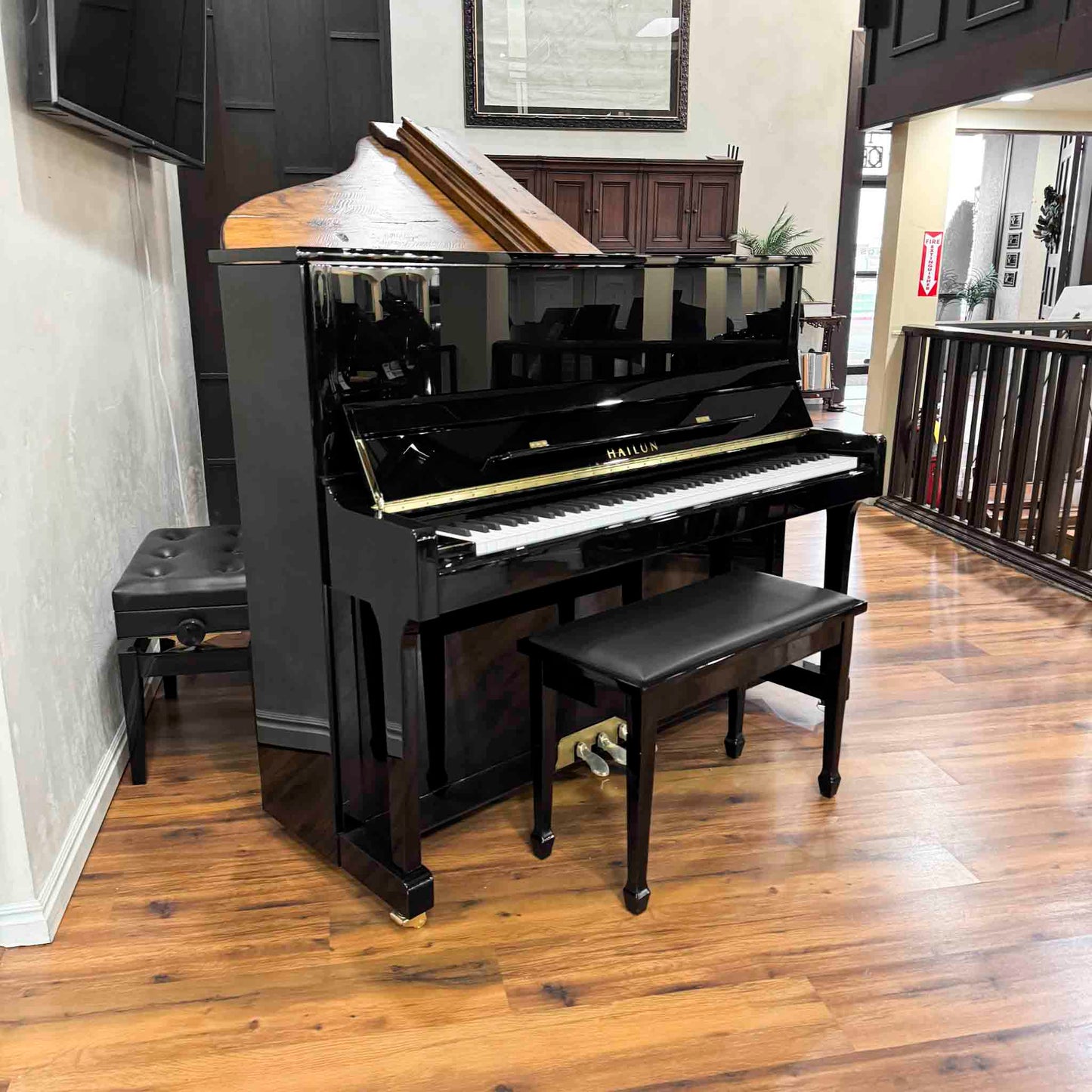 Hailun 121 48" Polished Black Upright Piano